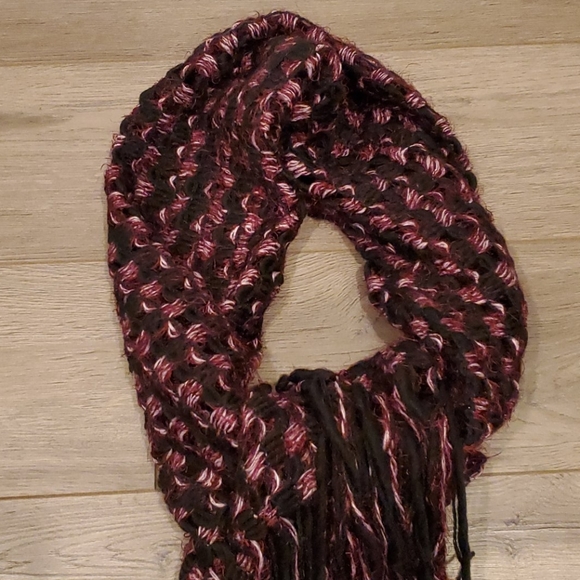 Brand New Black and Maroon Wool Scarf - Picture 2 of 3